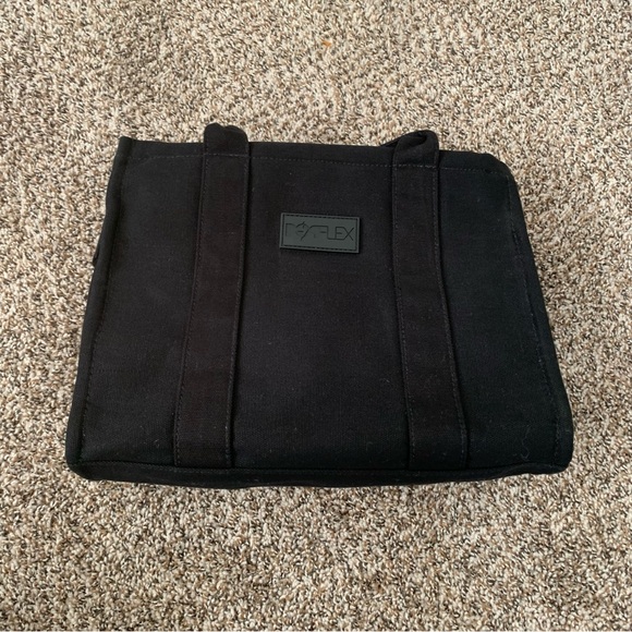 Pop flex Sloane tote in small - Picture 3 of 12